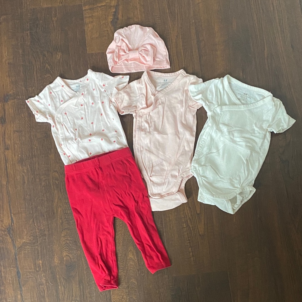 H&M Organic Cotton Strawberry Neutral & Pink Baby Onesie Set with Red Leggings